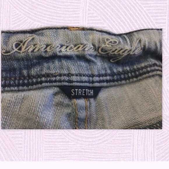 AMERICAN Eagle stretch distressed jean shorts - Picture 3 of 4